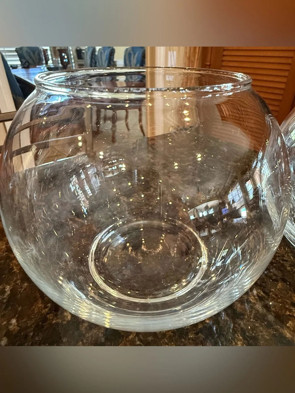 Set of 2 Clear Glass Fishbowl Vases